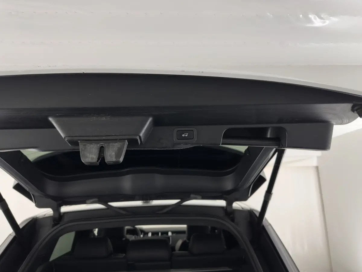 3.0 SDV6 Autobiography Dynamic Aut. *PANO | LEATHER | XENON | DIGI-COCKPIT | HEATED-COMFORTSEATS | CAMERA | NAVI-FULLMAP | PRIVACY-GLASS | AIRSUSPENSION | HEAD-UP | ECC | SHIFTPADDLES | PDC 