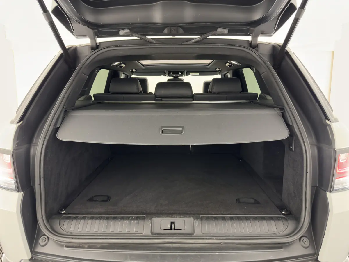 3.0 SDV6 Autobiography Dynamic Aut. *PANO | LEATHER | XENON | DIGI-COCKPIT | HEATED-COMFORTSEATS | CAMERA | NAVI-FULLMAP | PRIVACY-GLASS | AIRSUSPENSION | HEAD-UP | ECC | SHIFTPADDLES | PDC 