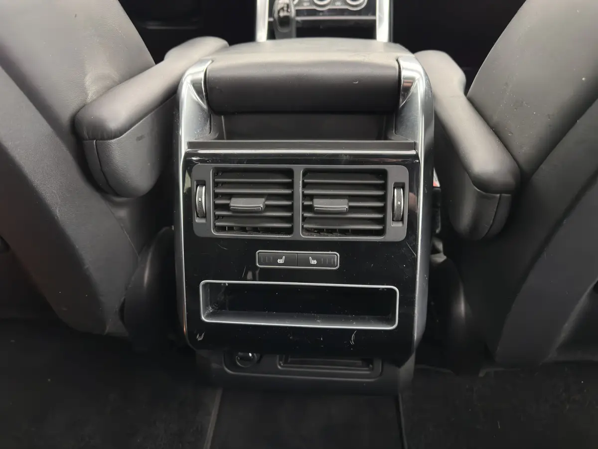 3.0 SDV6 Autobiography Dynamic Aut. *PANO | LEATHER | XENON | DIGI-COCKPIT | HEATED-COMFORTSEATS | CAMERA | NAVI-FULLMAP | PRIVACY-GLASS | AIRSUSPENSION | HEAD-UP | ECC | SHIFTPADDLES | PDC 