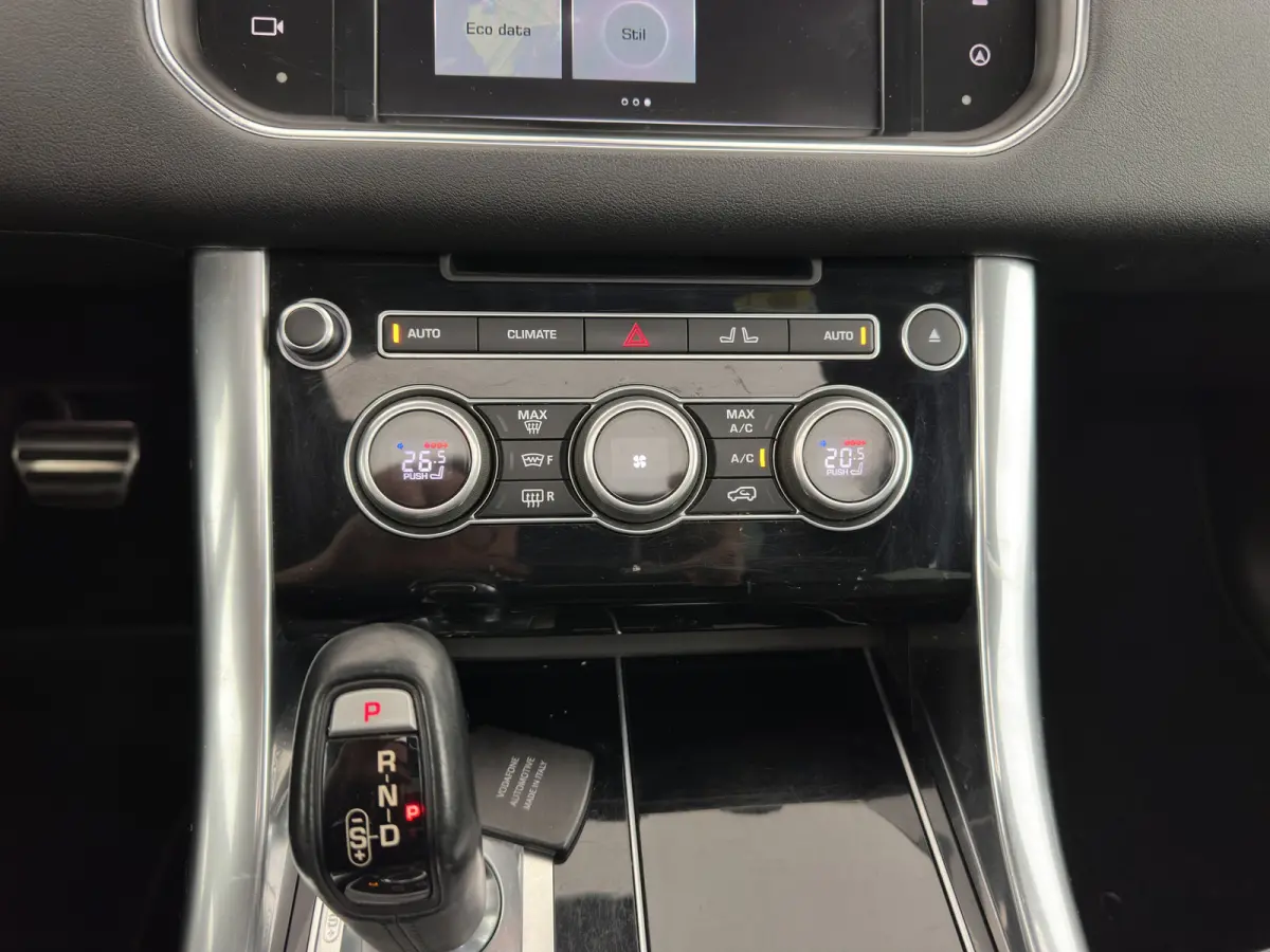 3.0 SDV6 Autobiography Dynamic Aut. *PANO | LEATHER | XENON | DIGI-COCKPIT | HEATED-COMFORTSEATS | CAMERA | NAVI-FULLMAP | PRIVACY-GLASS | AIRSUSPENSION | HEAD-UP | ECC | SHIFTPADDLES | PDC 