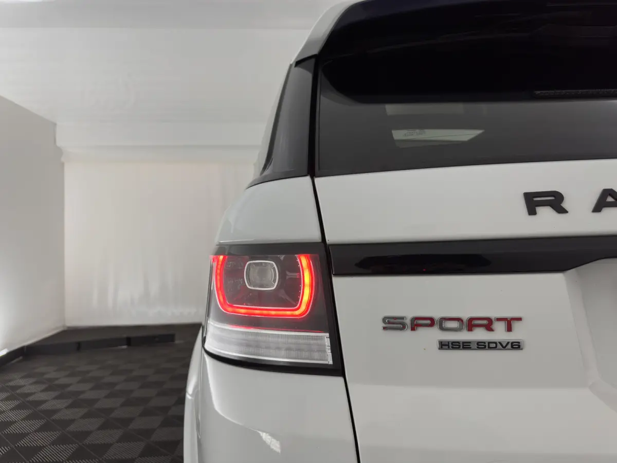 3.0 SDV6 Autobiography Dynamic Aut. *PANO | LEATHER | XENON | DIGI-COCKPIT | HEATED-COMFORTSEATS | CAMERA | NAVI-FULLMAP | PRIVACY-GLASS | AIRSUSPENSION | HEAD-UP | ECC | SHIFTPADDLES | PDC 