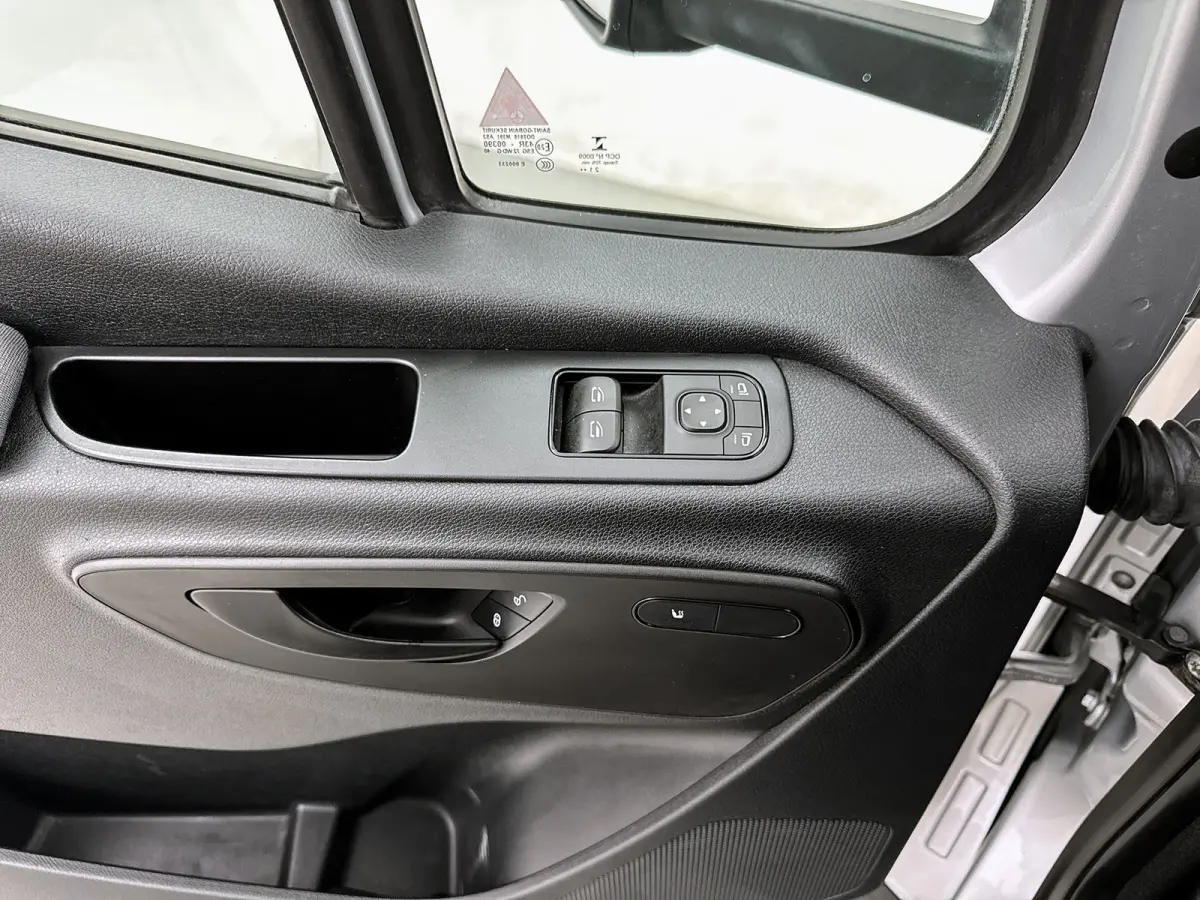 519 CDI BE Trekker N1 7 TON Automaat Navigatie Dubbel lucht Cruise control Airco Euro 6
