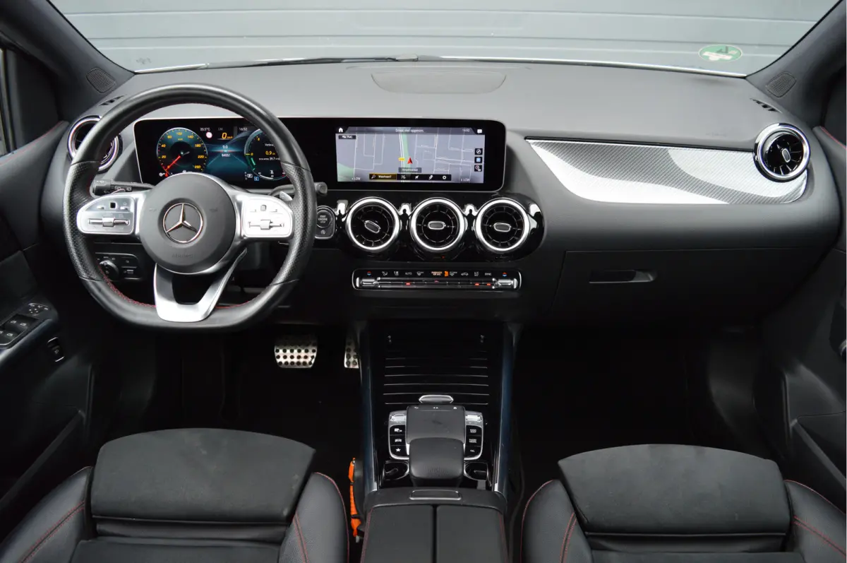 180 Business Solution AMG | PANO | CAMERA | CARPLAY |