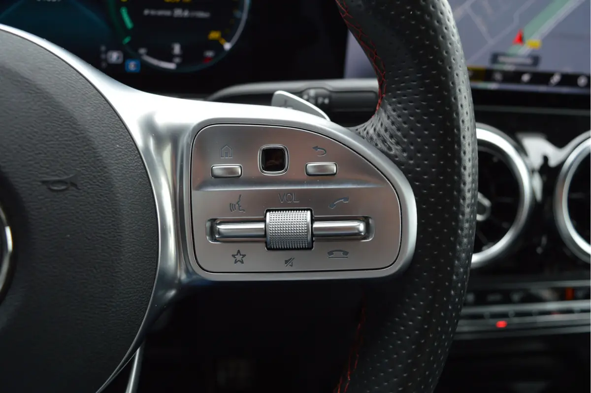 180 Business Solution AMG | PANO | CAMERA | CARPLAY |