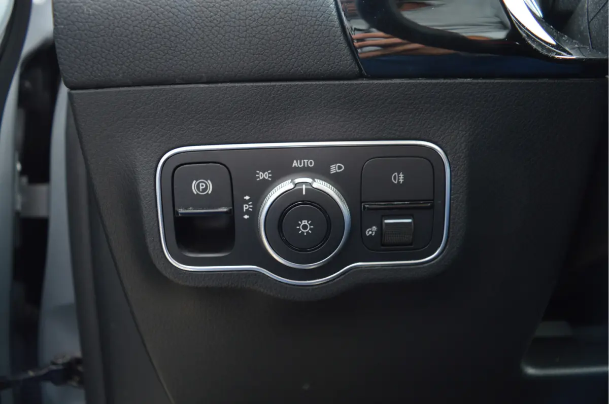 180 Business Solution AMG | PANO | CAMERA | CARPLAY |
