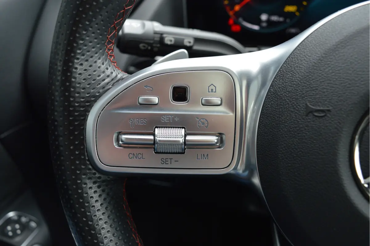 180 Business Solution AMG | PANO | CAMERA | CARPLAY |