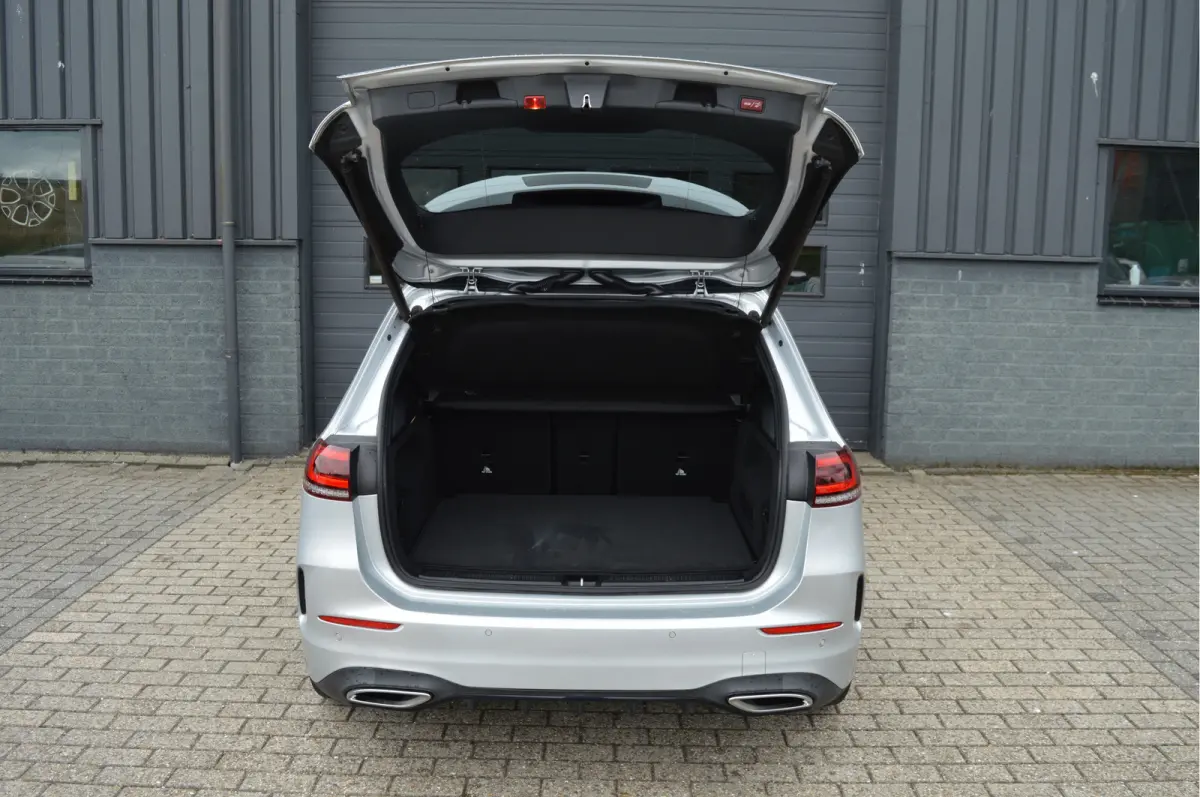 180 Business Solution AMG | PANO | CAMERA | CARPLAY |