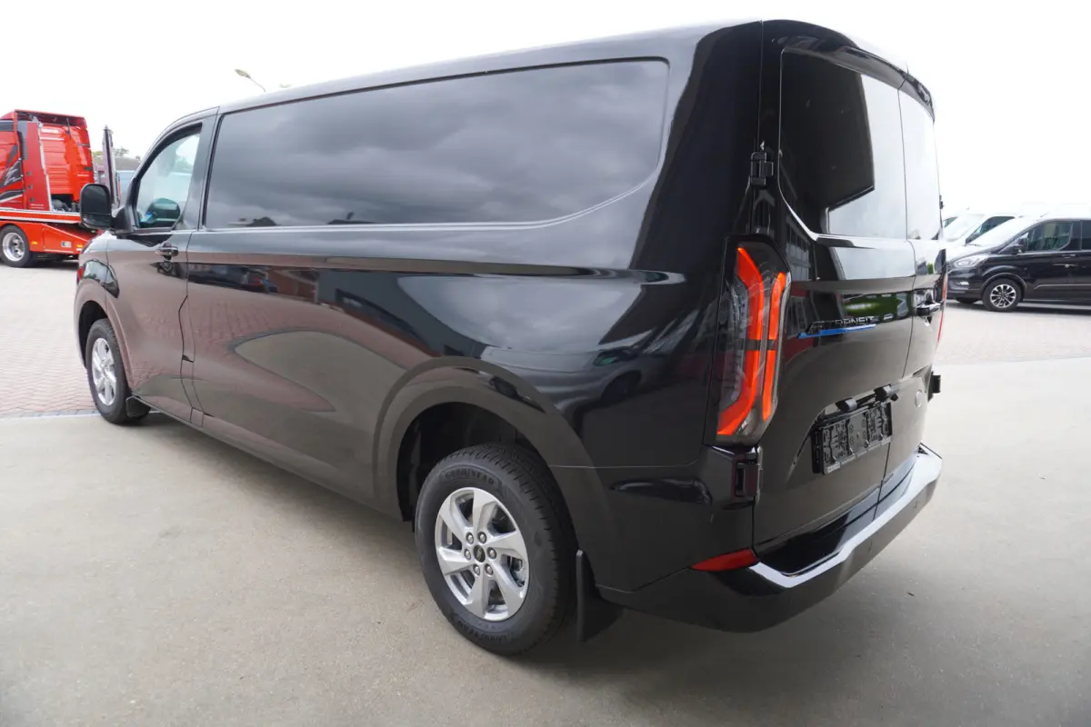 Cust. 340 L2H1 Limited 71 kWh 218PK Automaat nr. V087 | Airco | Adap.Cruise | Navi | camera