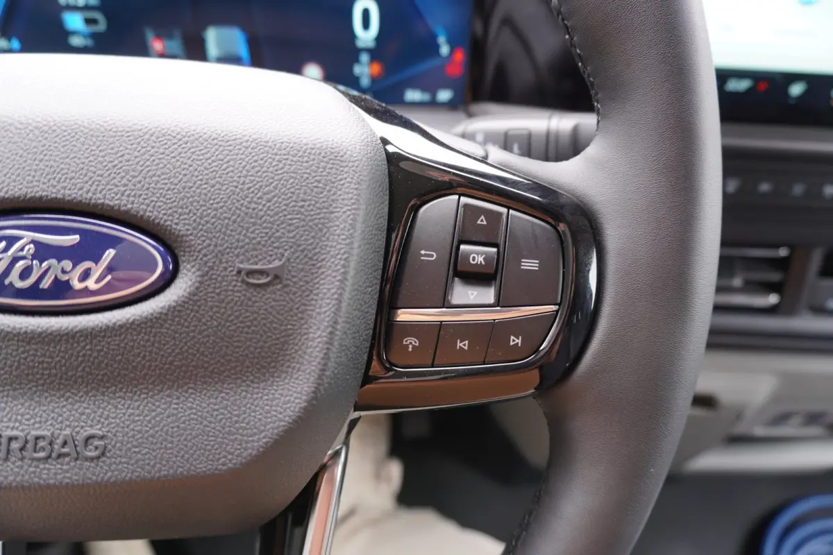 Cust. 340 L2H1 Limited 71 kWh 218PK Automaat nr. V087 | Airco | Adap.Cruise | Navi | camera