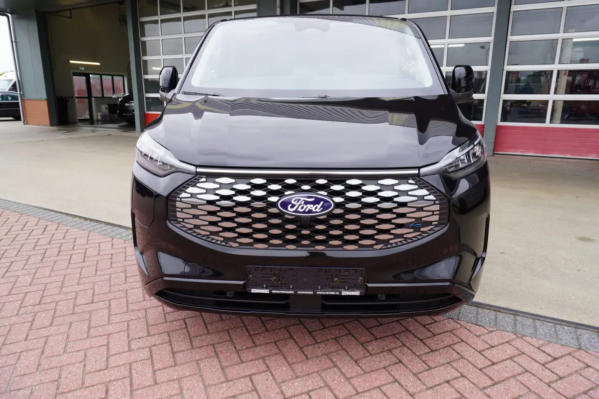Cust. 340 L2H1 Limited 71 kWh 218PK Automaat nr. V087 | Airco | Adap.Cruise | Navi | camera