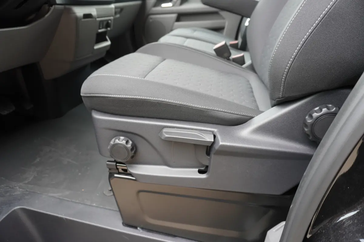 Cust. 340 L2H1 Limited 71 kWh 218PK Automaat nr. V087 | Airco | Adap.Cruise | Navi | camera