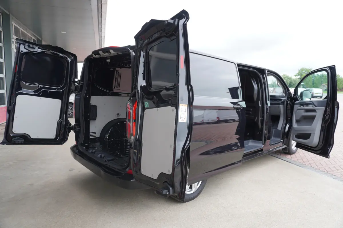 Cust. 340 L2H1 Limited 71 kWh 218PK Automaat nr. V087 | Airco | Adap.Cruise | Navi | camera