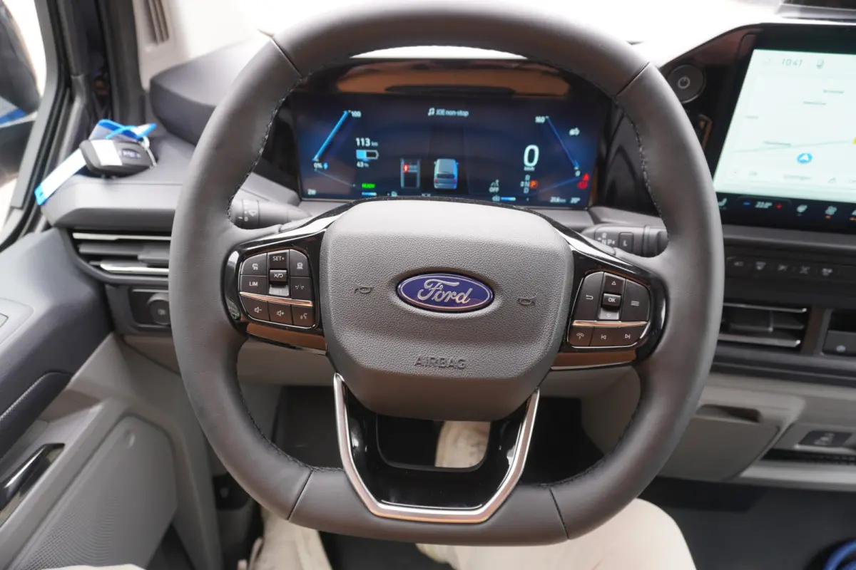 Cust. 340 L2H1 Limited 71 kWh 218PK Automaat nr. V087 | Airco | Adap.Cruise | Navi | camera