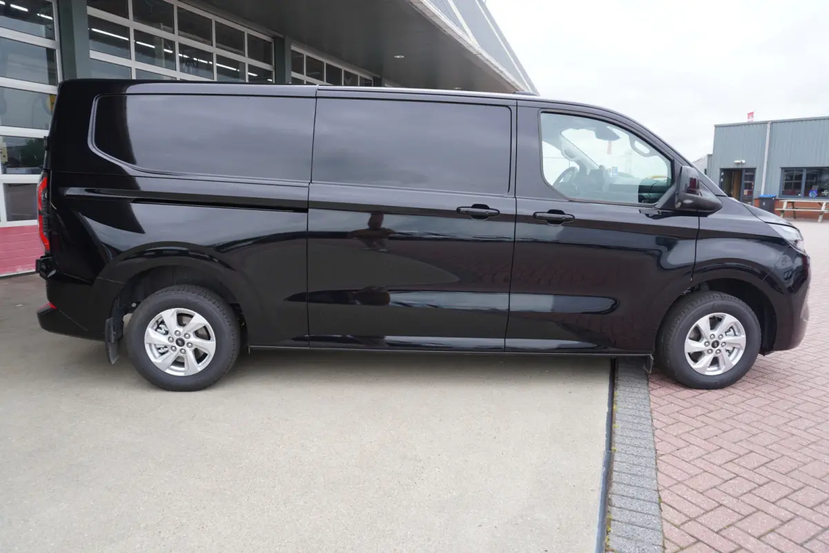 Cust. 340 L2H1 Limited 71 kWh 218PK Automaat nr. V087 | Airco | Adap.Cruise | Navi | camera