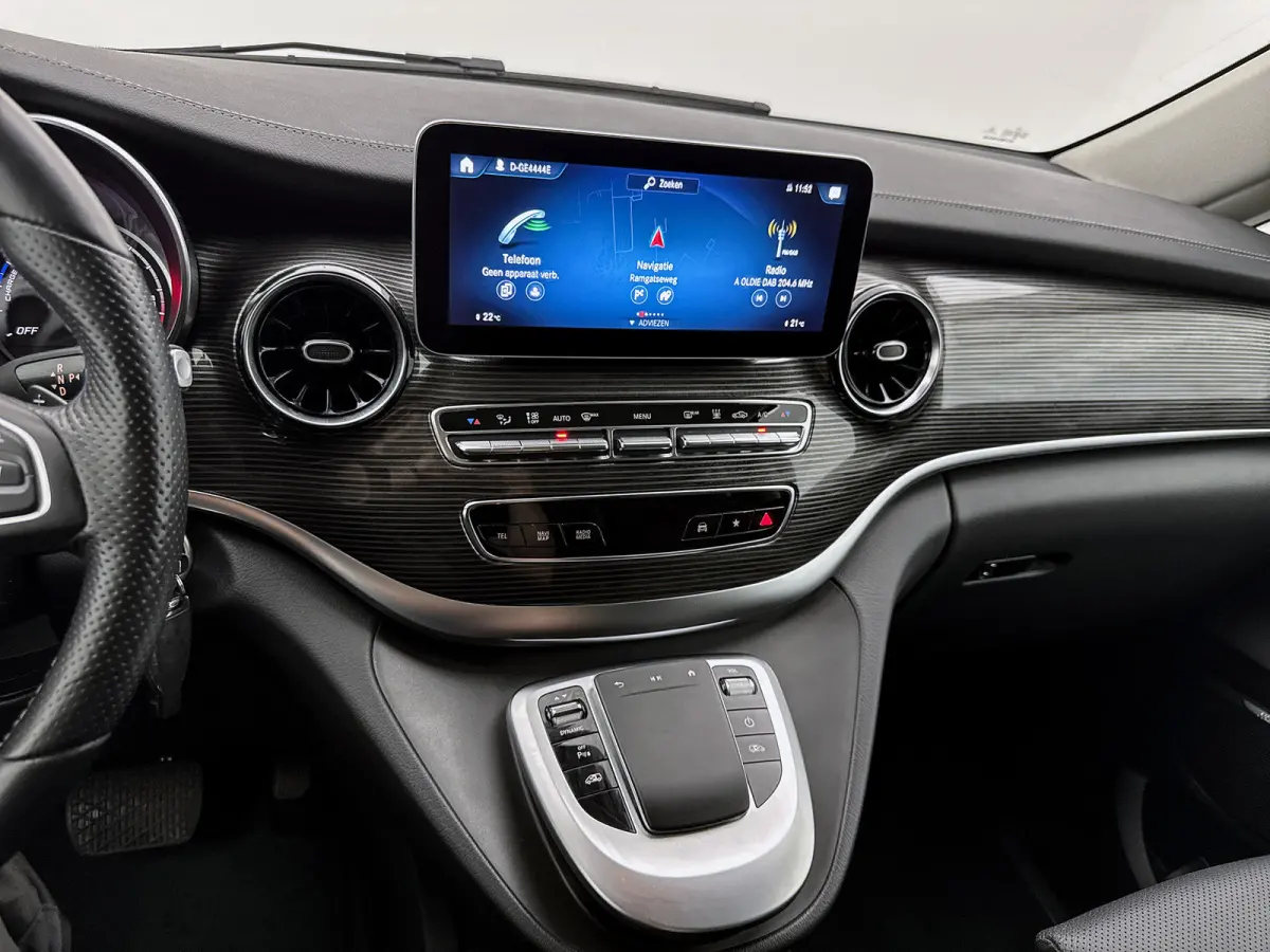 300 L2 90kWh Memory seats Burmester Design pakket Stoelventilatie 6 zitplaatsen Leder 360 km WLTP