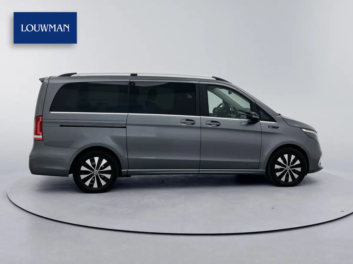 300 L2 90kWh Memory seats Burmester Design pakket Stoelventilatie 6 zitplaatsen Leder 360 km WLTP