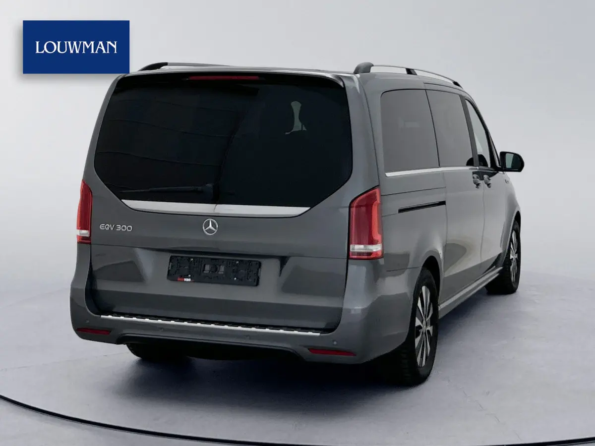 300 L2 90kWh Memory seats Burmester Design pakket Stoelventilatie 6 zitplaatsen Leder 360 km WLTP
