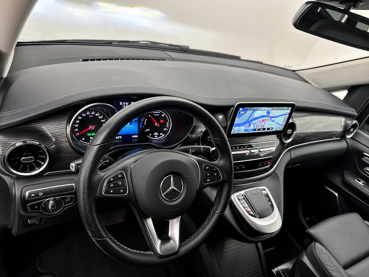 300 L2 90kWh Memory seats Burmester Design pakket Stoelventilatie 6 zitplaatsen Leder 360 km WLTP
