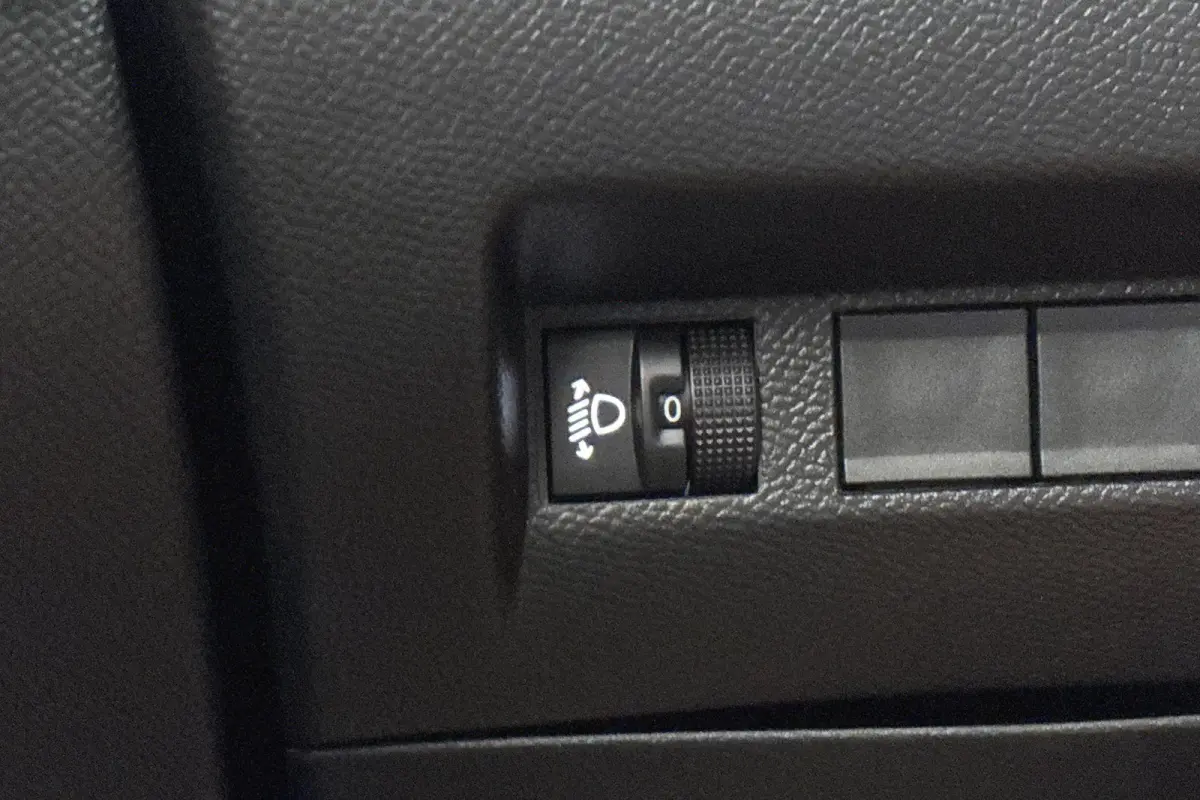 1.2 Hybrid 100 e-DCS6 Allure Apple CarPlay Climate Control