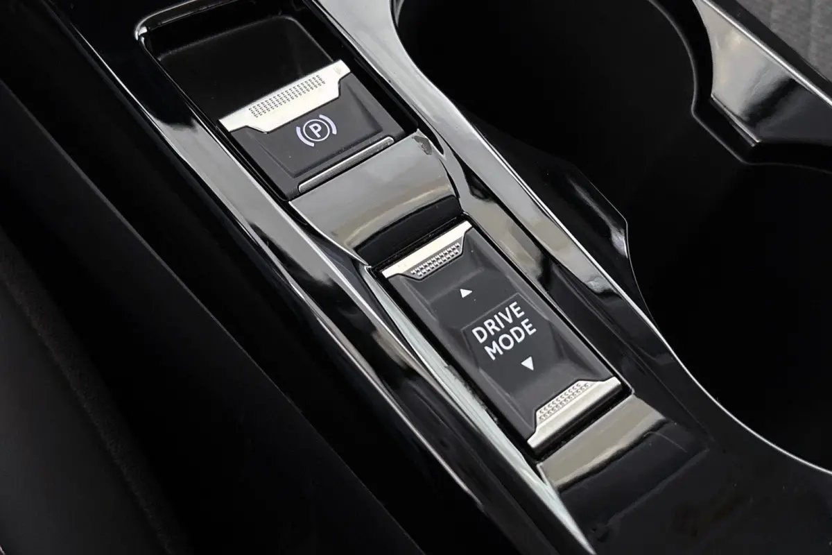 1.2 Hybrid 100 e-DCS6 Allure Apple CarPlay Climate Control