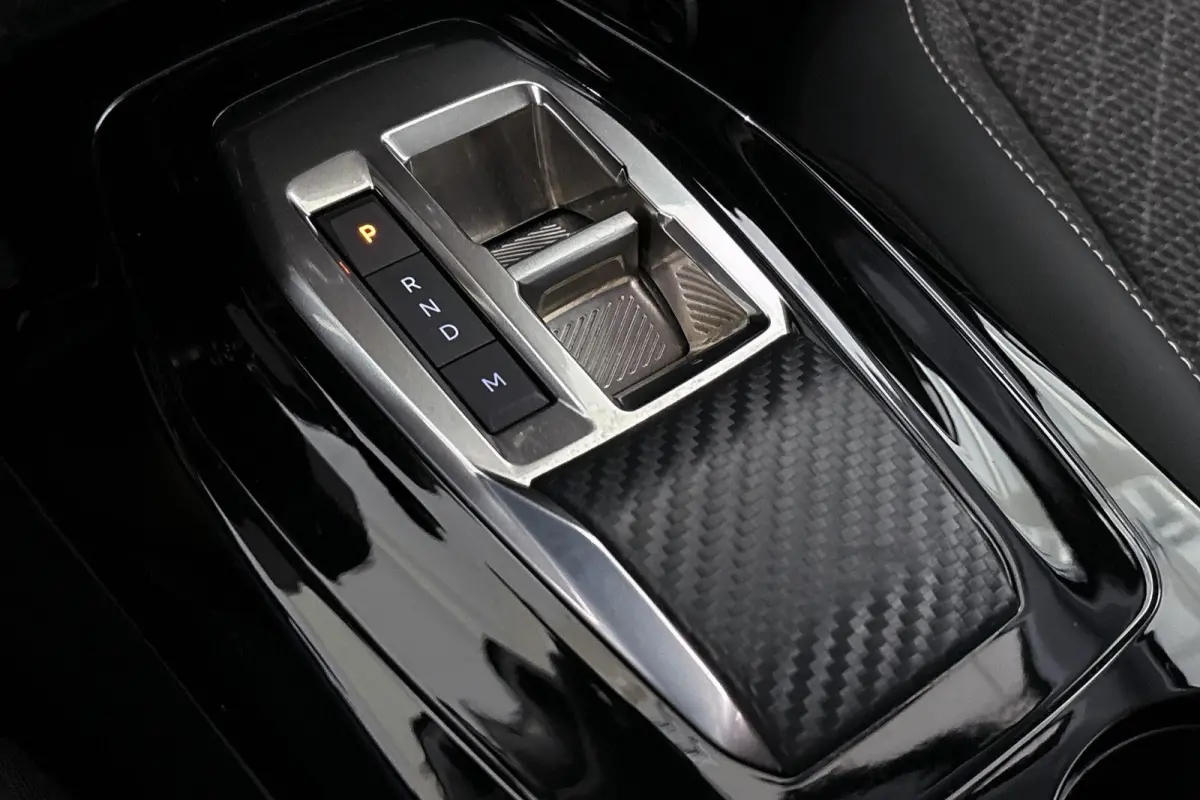 1.2 Hybrid 100 e-DCS6 Allure Apple CarPlay Climate Control