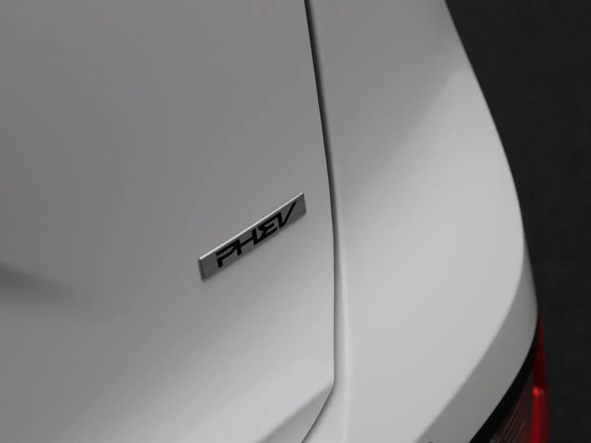 1.6 GDi PHEV DynamicPlusLine | Achteruitrijcamera | Navigatie | Cruise Control | Lane Assist |