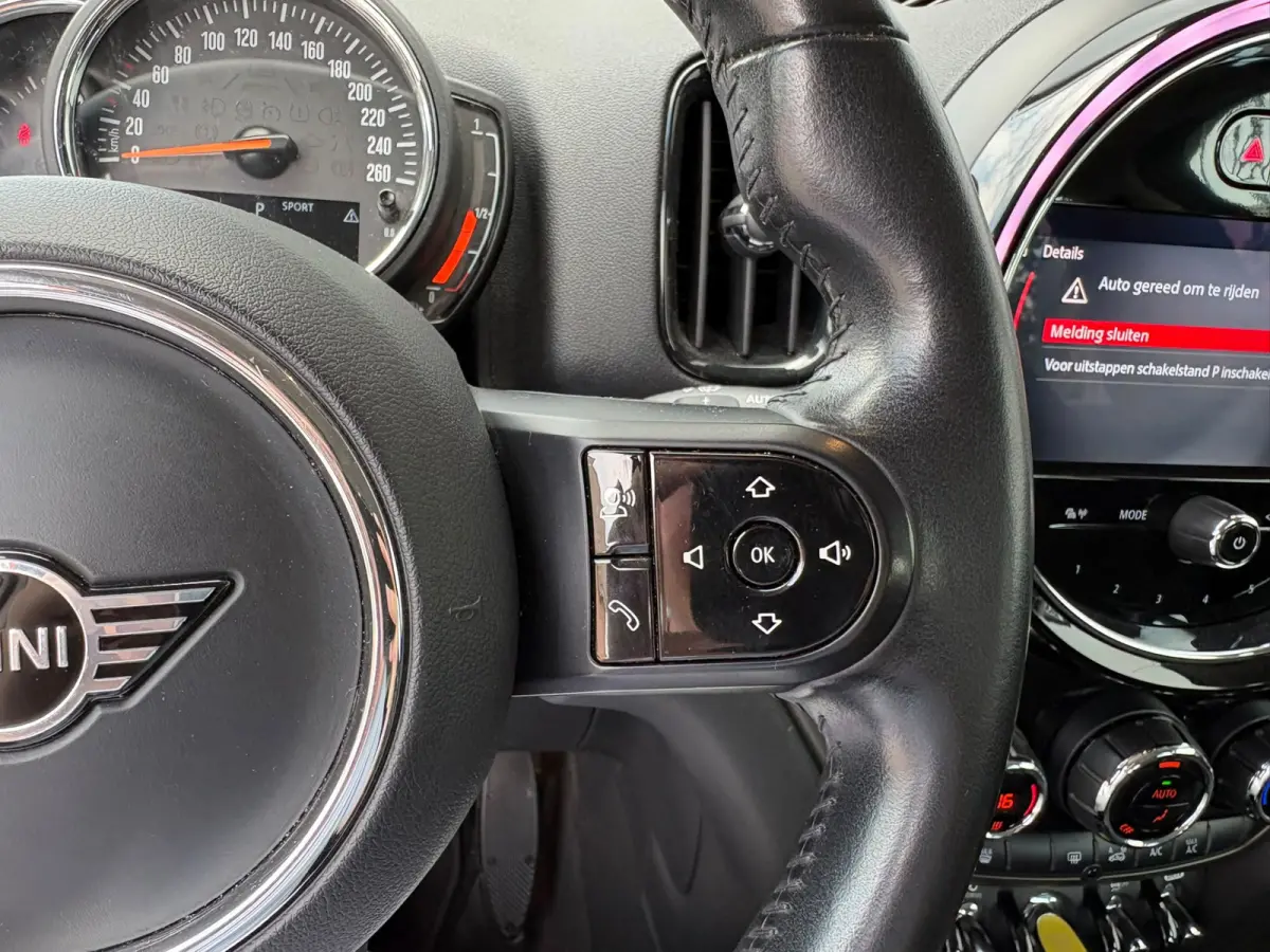 1.5 Cooper ALL4 Chili Plug-in-Hybrid/Camera/Navigatie/Full-LED/Parkeerhulp