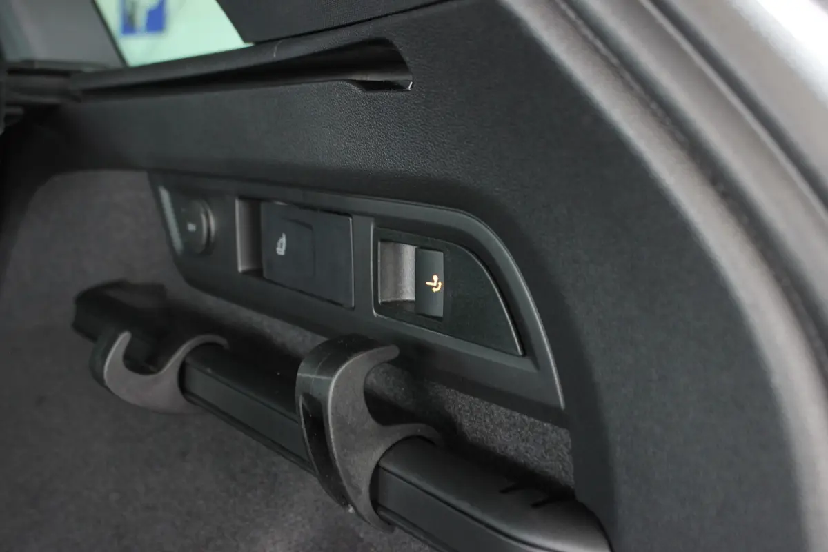 1.5 TSI Sportline Business Facelift | Trekhaak | Camera | Memory | Virtual Cockpit | LED Matrix | Carplay | Keyless | Stoelverw./venti | 20" LMV | PDC V+A