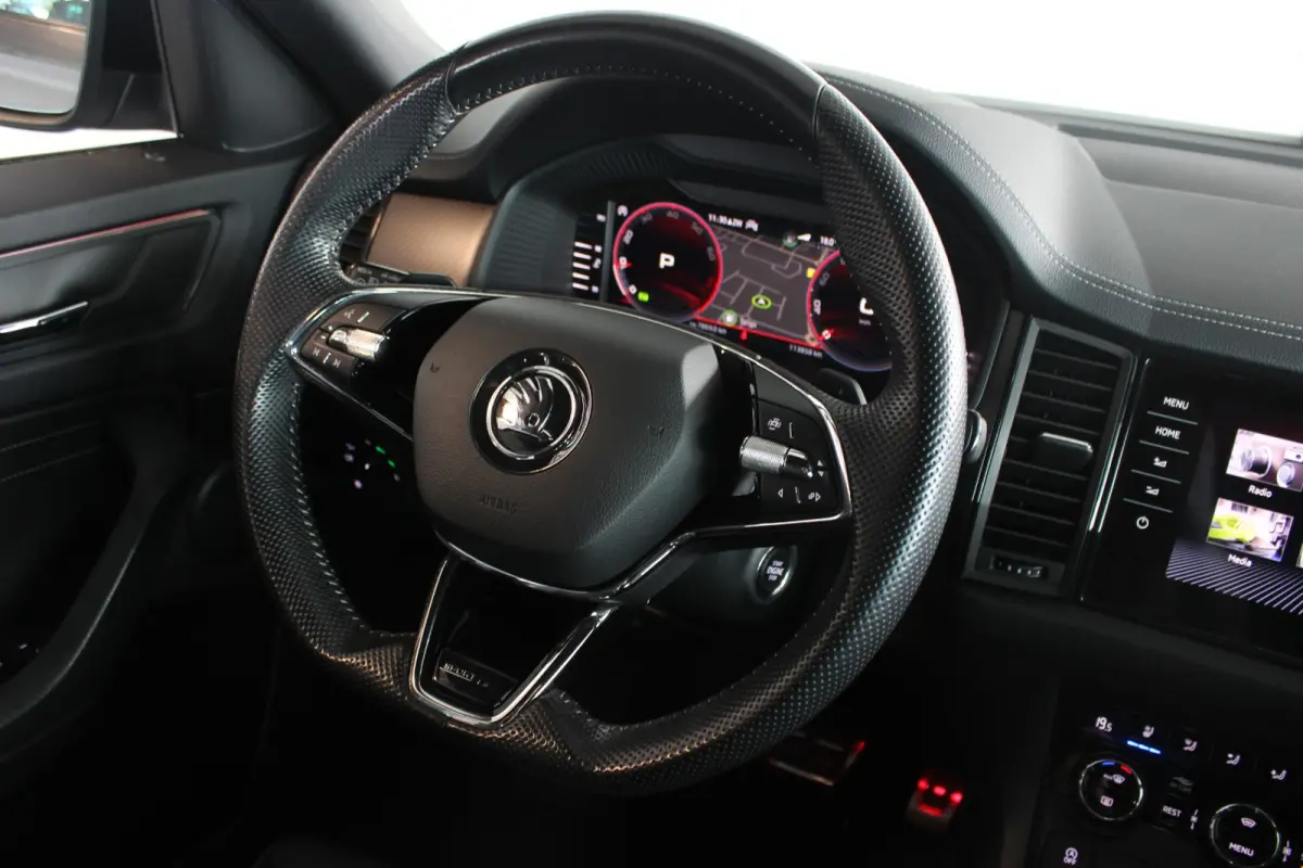 1.5 TSI Sportline Business Facelift | Trekhaak | Camera | Memory | Virtual Cockpit | LED Matrix | Carplay | Keyless | Stoelverw./venti | 20" LMV | PDC V+A