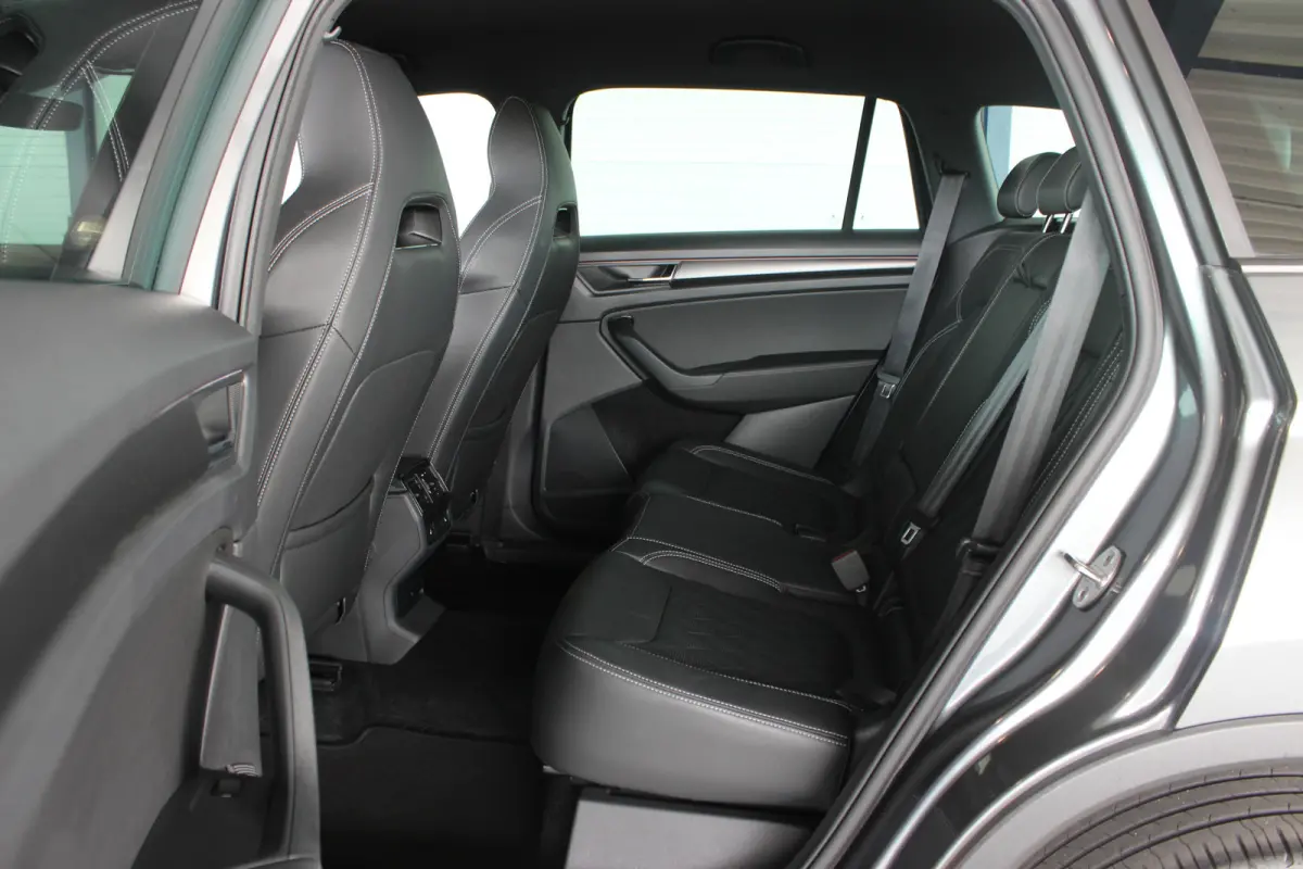1.5 TSI Sportline Business Facelift | Trekhaak | Camera | Memory | Virtual Cockpit | LED Matrix | Carplay | Keyless | Stoelverw./venti | 20" LMV | PDC V+A