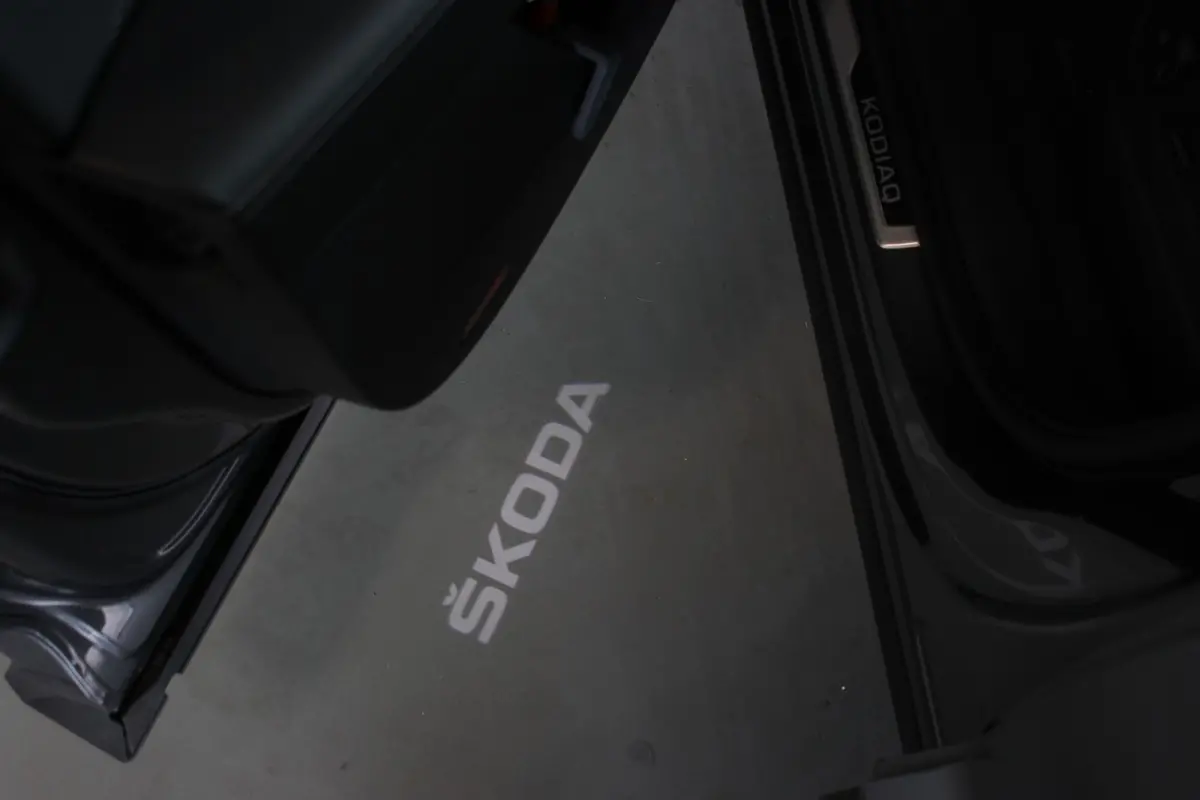 1.5 TSI Sportline Business Facelift | Trekhaak | Camera | Memory | Virtual Cockpit | LED Matrix | Carplay | Keyless | Stoelverw./venti | 20" LMV | PDC V+A