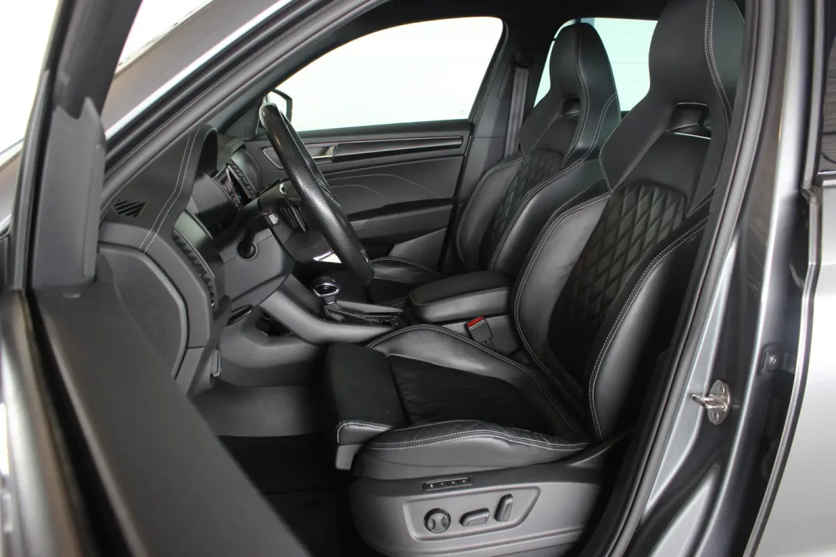 1.5 TSI Sportline Business Facelift | Trekhaak | Camera | Memory | Virtual Cockpit | LED Matrix | Carplay | Keyless | Stoelverw./venti | 20" LMV | PDC V+A