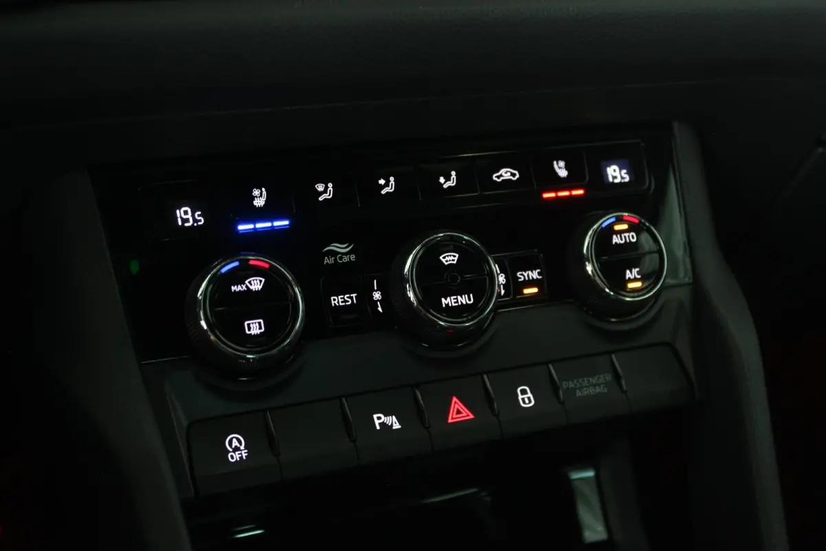 1.5 TSI Sportline Business Facelift | Trekhaak | Camera | Memory | Virtual Cockpit | LED Matrix | Carplay | Keyless | Stoelverw./venti | 20" LMV | PDC V+A