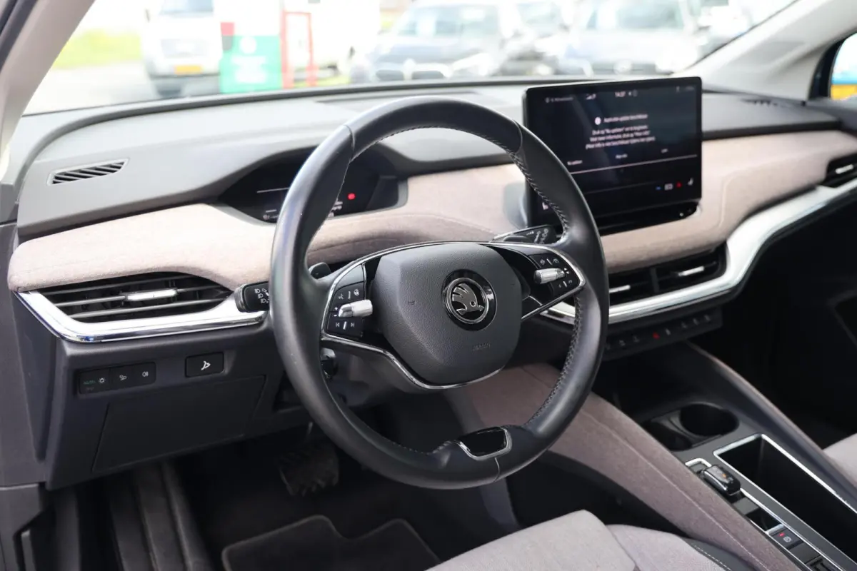 60 First Edition|SOH 93%|Camera|Stoel/Stuurverwarming|Trekhaak|Apple carplay/Android auto|