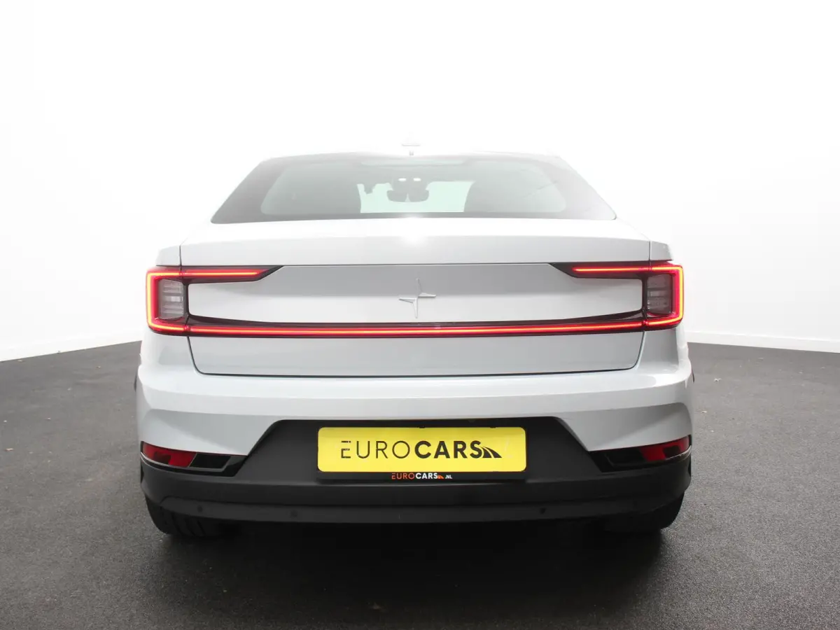 Standard Range Single Motor 63kWh SOH 94 % Climate control Cruise control Parkeersensoren Camera Voorstoelen verwarmd Apple Carplay/ Android Auto