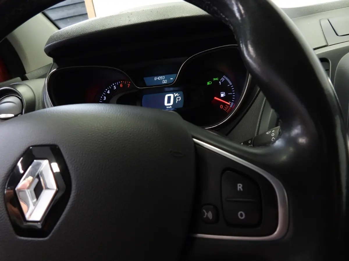 1.2 TCe Aut. Intens NAVI/CLIMA/LED/TREKH./17"LMV!