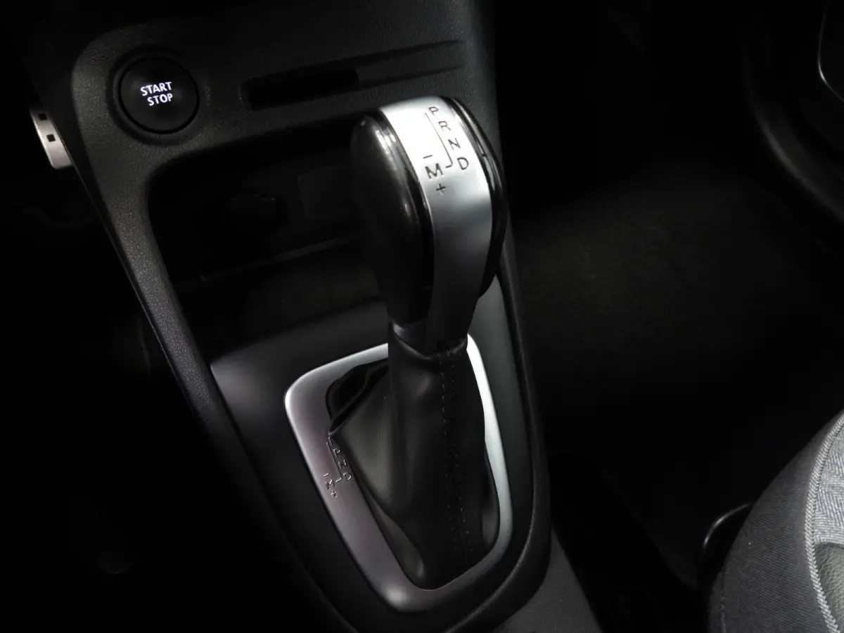 1.2 TCe Aut. Intens NAVI/CLIMA/LED/TREKH./17"LMV!