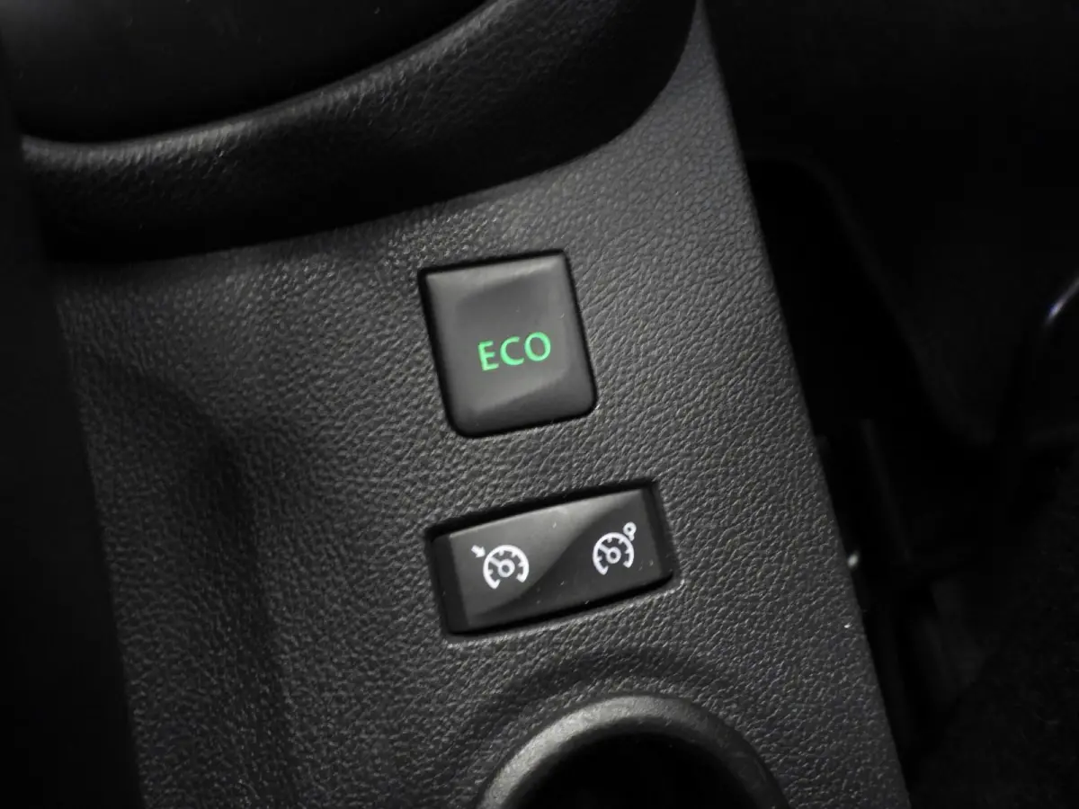 1.2 TCe Aut. Intens NAVI/CLIMA/LED/TREKH./17"LMV!