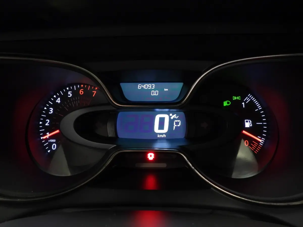 1.2 TCe Aut. Intens NAVI/CLIMA/LED/TREKH./17"LMV!