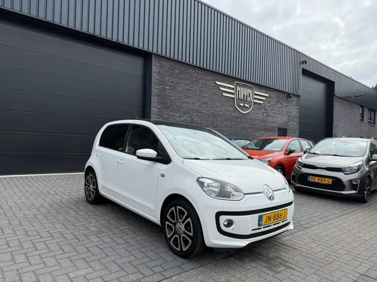 Up! 1.0 high up! BlueMotion | 2E EIGENAAR | 3/6/12MND GARANTIE | PANO | CRUISE | AIRCO | NAVI | FENDER AUDIO |