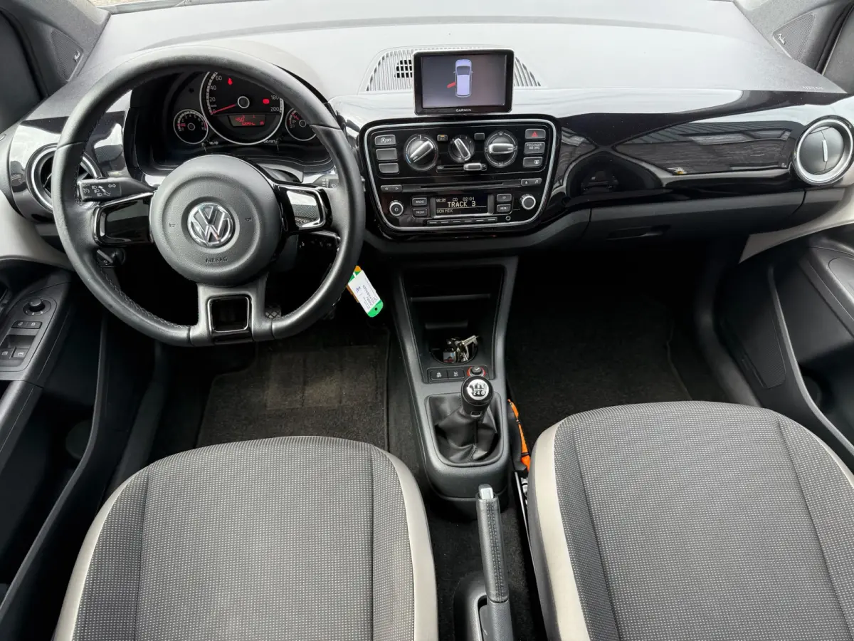 Up! 1.0 high up! BlueMotion | 2E EIGENAAR | 3/6/12MND GARANTIE | PANO | CRUISE | AIRCO | NAVI | FENDER AUDIO |