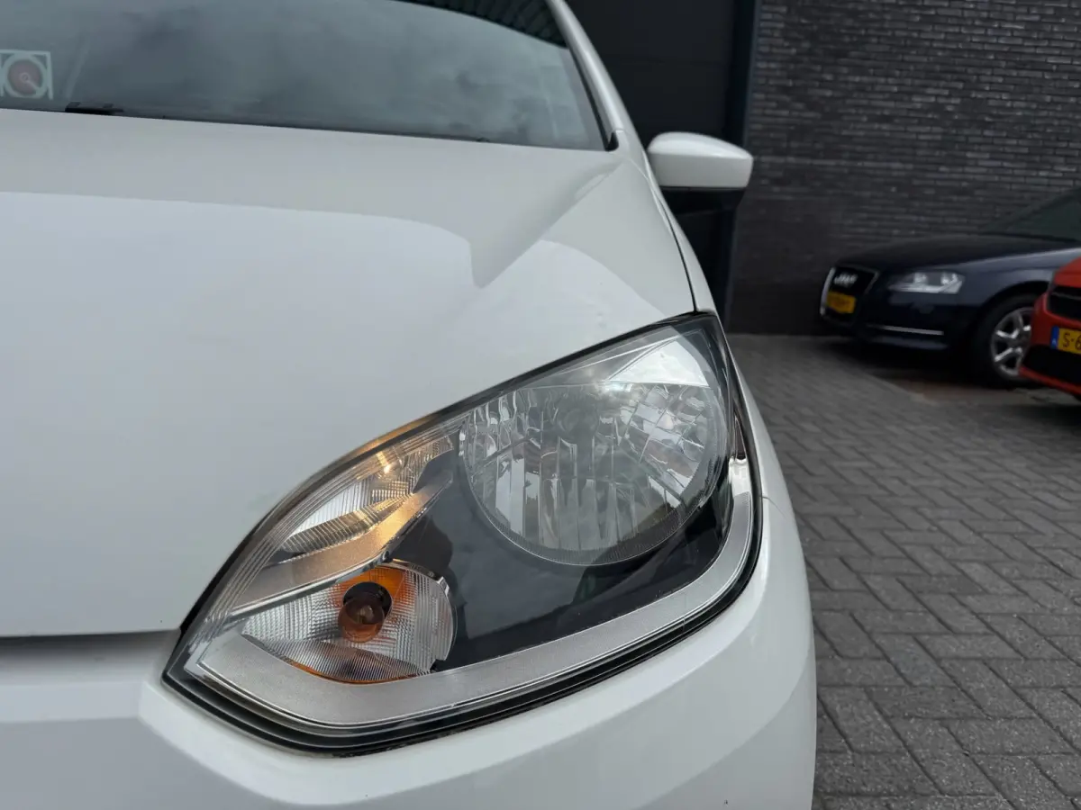 Up! 1.0 high up! BlueMotion | 2E EIGENAAR | 3/6/12MND GARANTIE | PANO | CRUISE | AIRCO | NAVI | FENDER AUDIO |