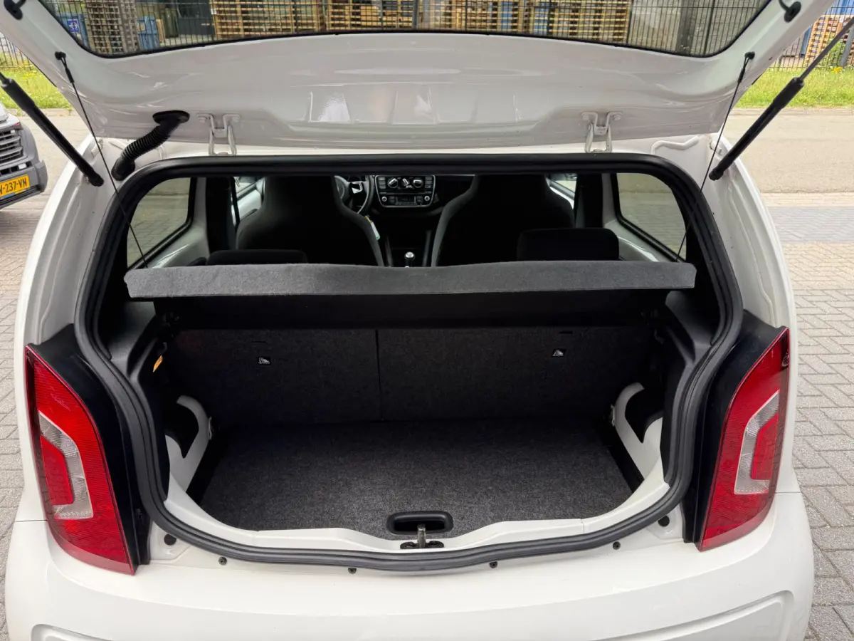 Up! 1.0 high up! BlueMotion | 2E EIGENAAR | 3/6/12MND GARANTIE | PANO | CRUISE | AIRCO | NAVI | FENDER AUDIO |