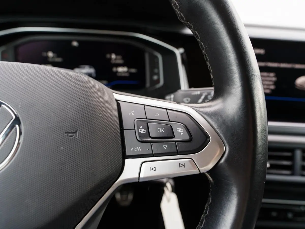 1.0 95pk TSI R-Line Business | Carplay | Full LED | IQ Light | Virutual cockpit