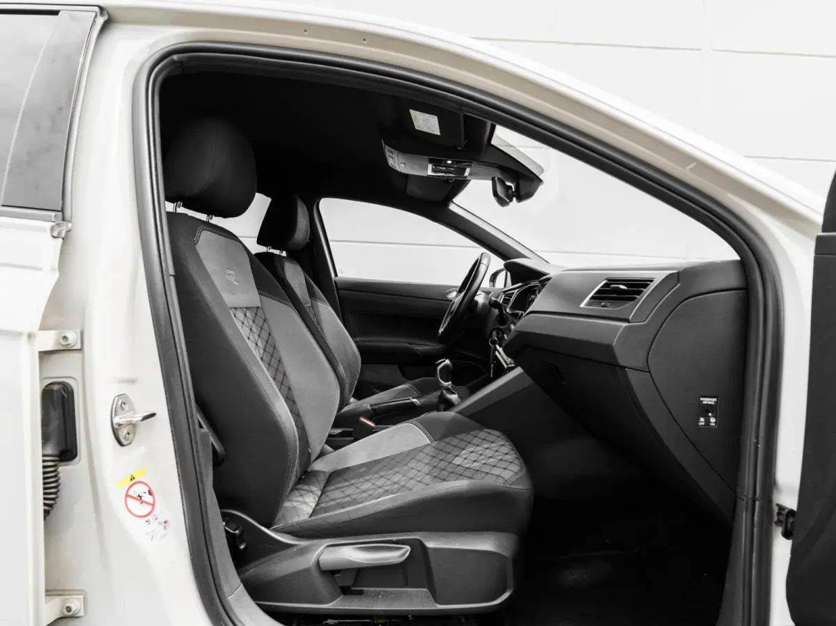 1.0 95pk TSI R-Line Business | Carplay | Full LED | IQ Light | Virutual cockpit