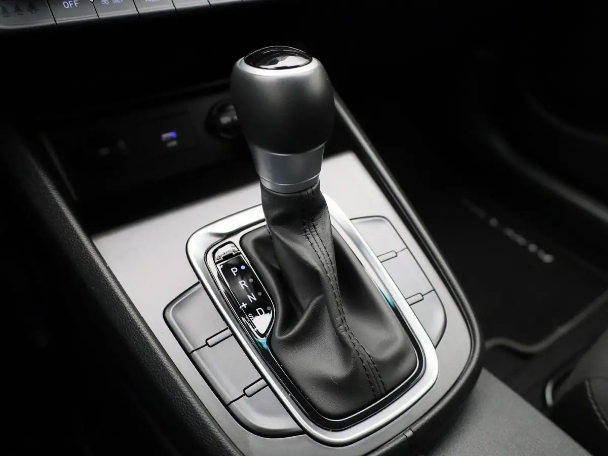 1.6 GDI HEV Comfort | AUTOMAAT | ACHTERUITRIJCAMERA | APPLE CARPLAY - ANDROID AUTO | CLIMATE CONTROL | ADAPTIVE CRUISE CONTROL |