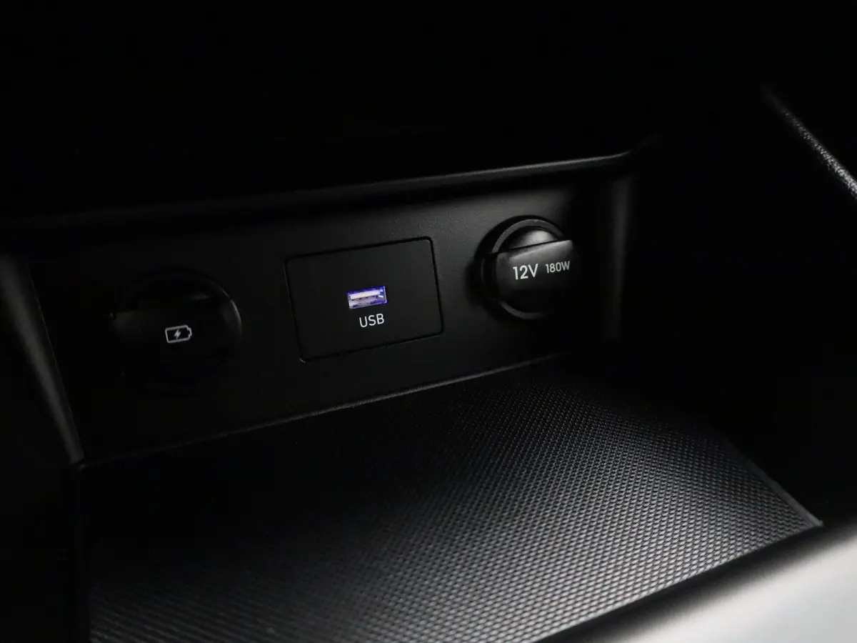 1.6 GDI HEV Comfort | AUTOMAAT | ACHTERUITRIJCAMERA | APPLE CARPLAY - ANDROID AUTO | CLIMATE CONTROL | ADAPTIVE CRUISE CONTROL |