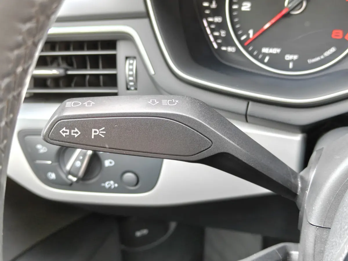 35 TFSI Pro Line / Carplay / 17'' LM / LED / Sensoren V+A