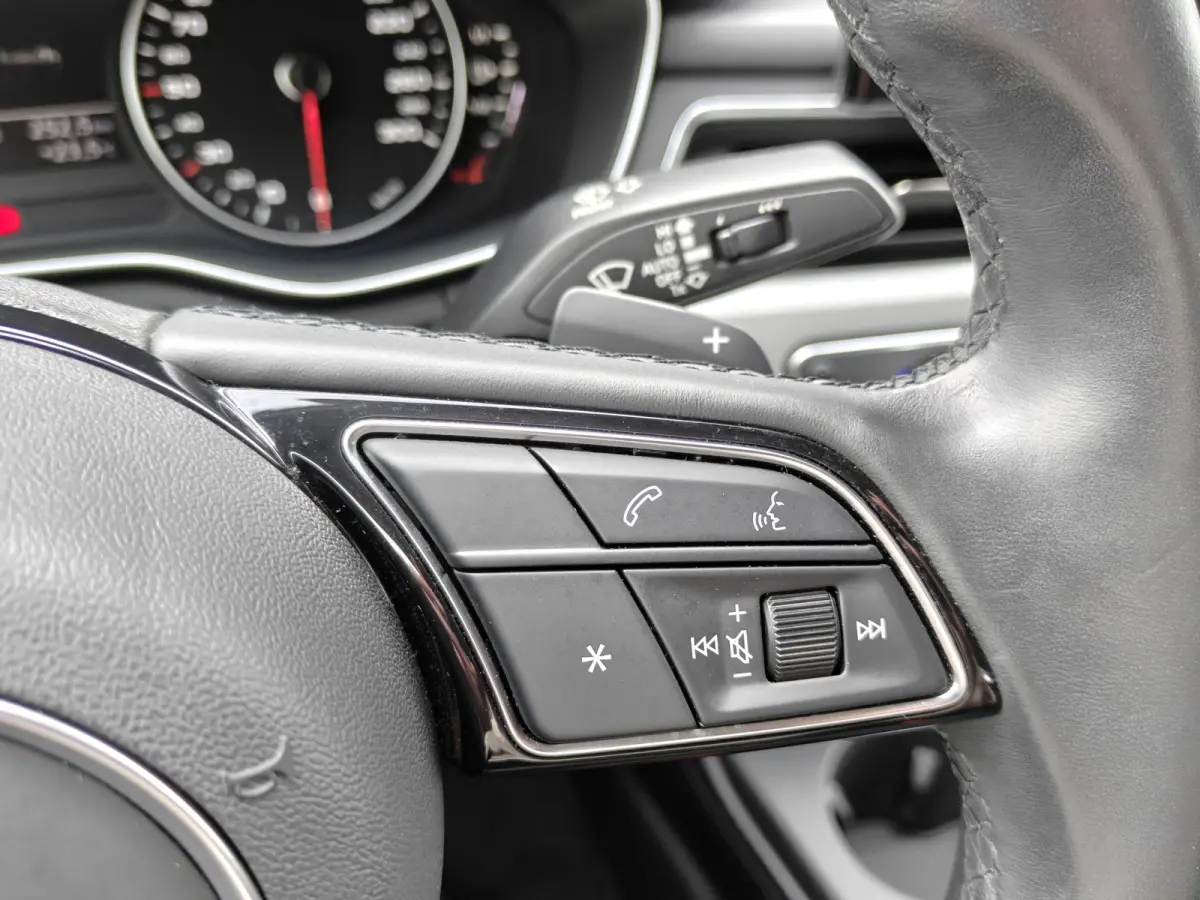35 TFSI Pro Line / Carplay / 17'' LM / LED / Sensoren V+A
