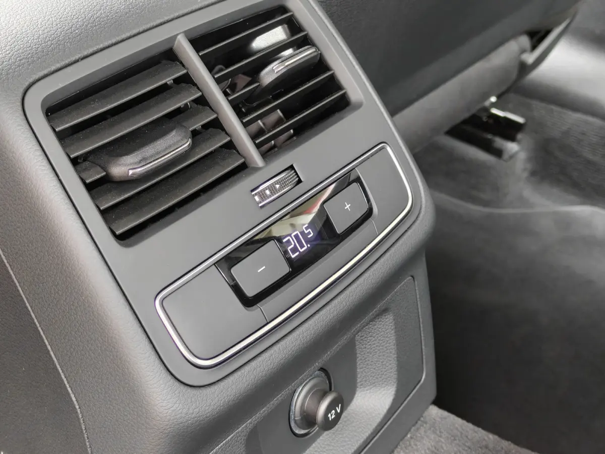 35 TFSI Pro Line / Carplay / 17'' LM / LED / Sensoren V+A